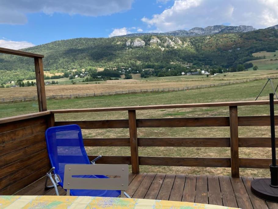 לאנס-אן-וורקורס Chalet Cosy, Belle Vue, Dans Le Massif Du Vercors מראה חיצוני תמונה